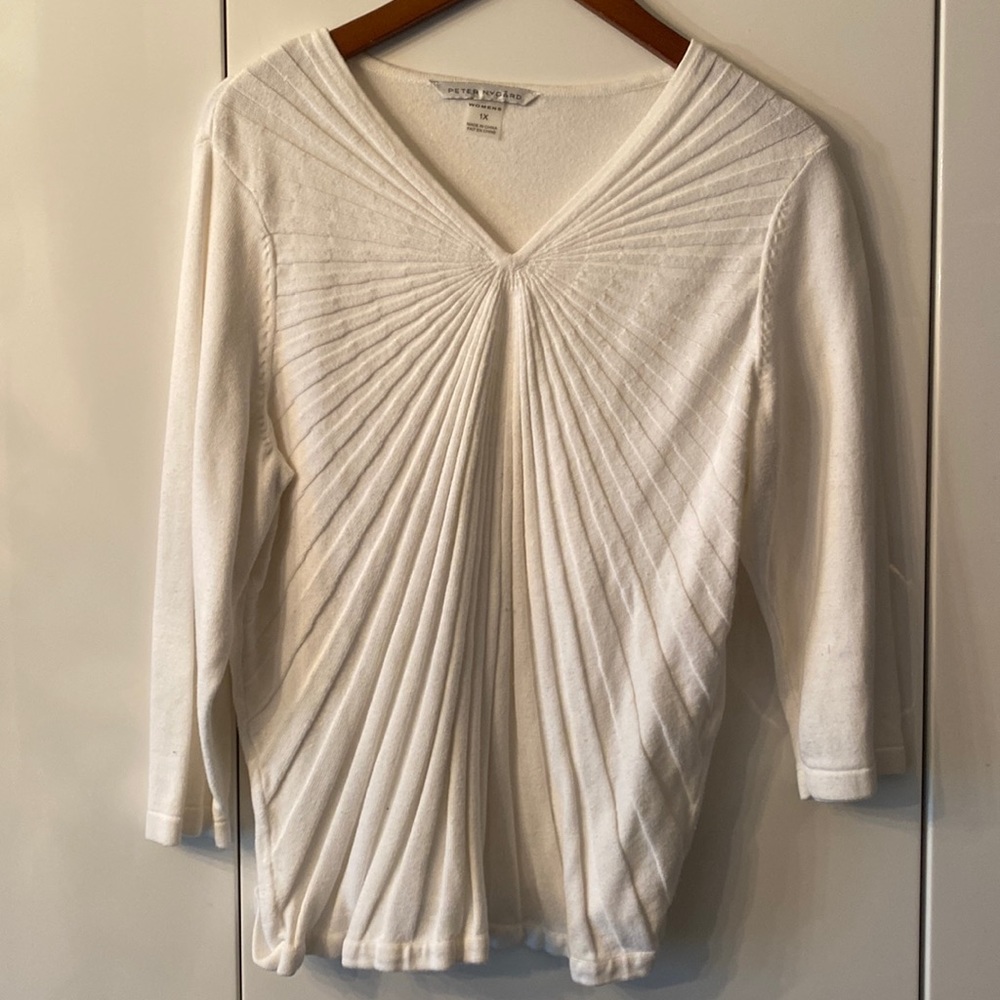 Peter Nygard Sweater